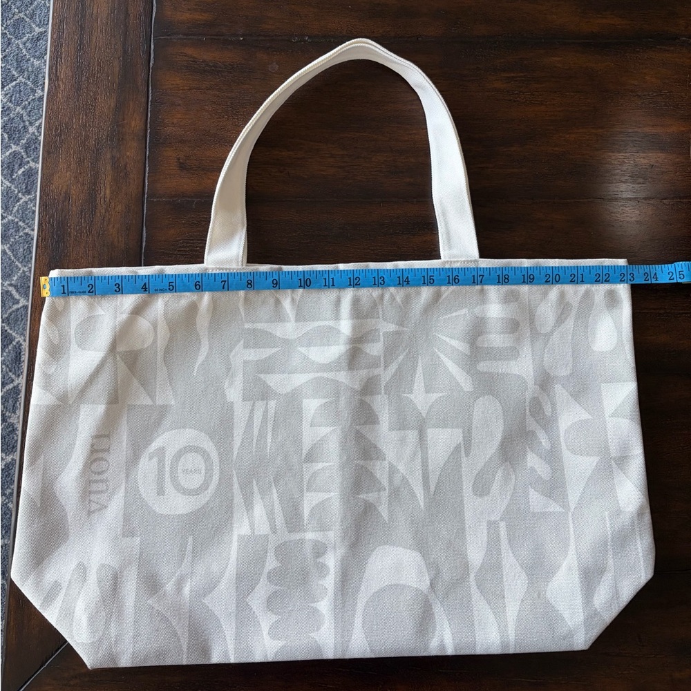 Vuori 10 year Anniversary Patterned Tote Bag - Picture 5 of 9
